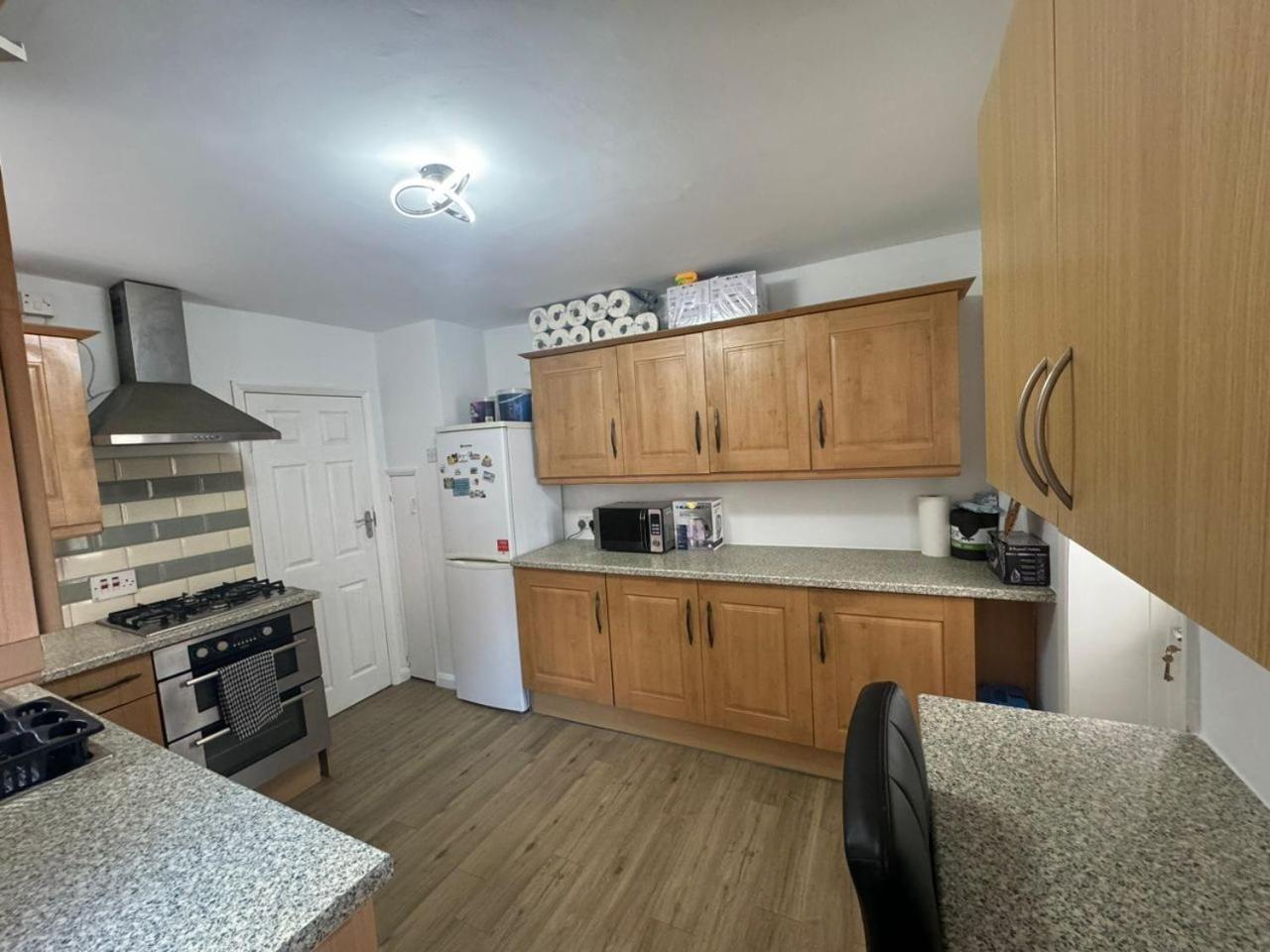 Charming 3-Bedroom Retreat With Modern Comforts South Ockendon Εξωτερικό φωτογραφία